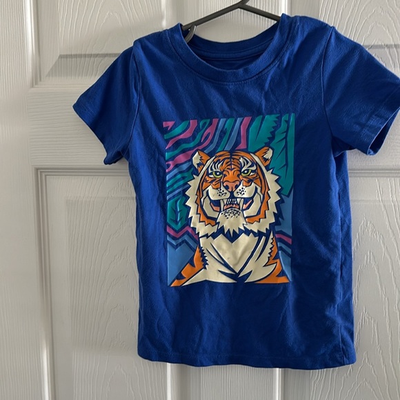 Boys three shirt short sleeve - Picture 3 of 3